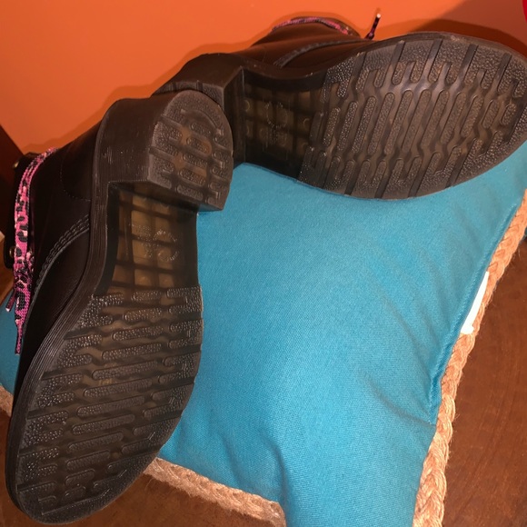 Dr Martens Black smooth leather heeled ankle boot Ladies size 7 - Picture 6 of 8